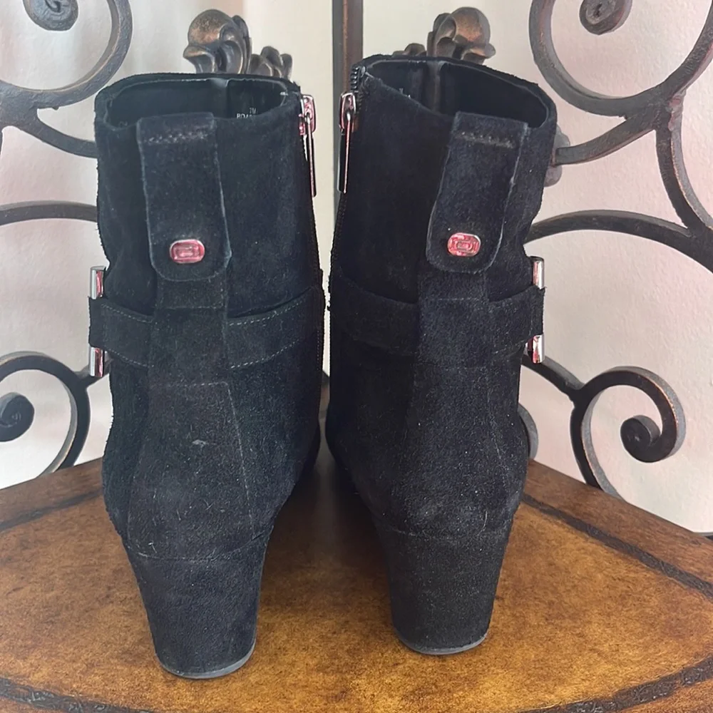 Bandolino Black suede wedge booties with zippers and buckle detail size 7M - Picture 3 of 6